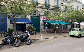 Les Carmes